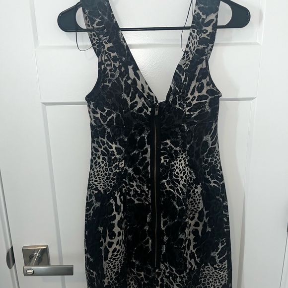 NWT Guess Brand Blue/Gray Leopard Print Dress - Picture 4 of 4